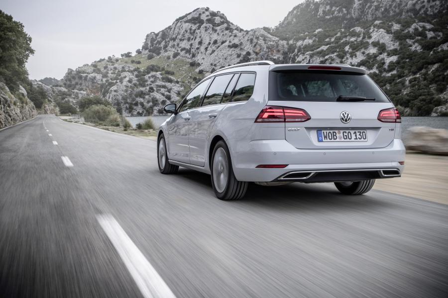  Volkswagen Golf TSI Variant 2017 года  (WW) (фото 5 из 31)